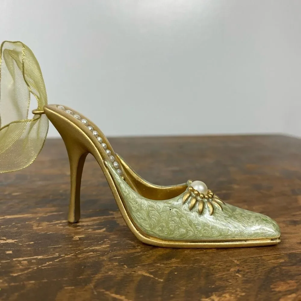Shoe Christmas ornament/trinket holder 3 1/2 x 1 1/2 inches